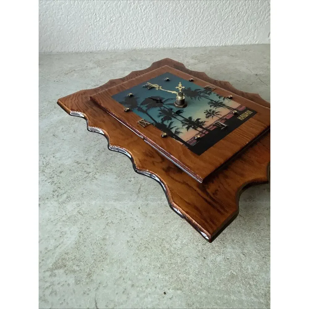 Vintage Hawaiian Sunset Lacquered Wooden Clock ~ Roman Numerals ~ READ